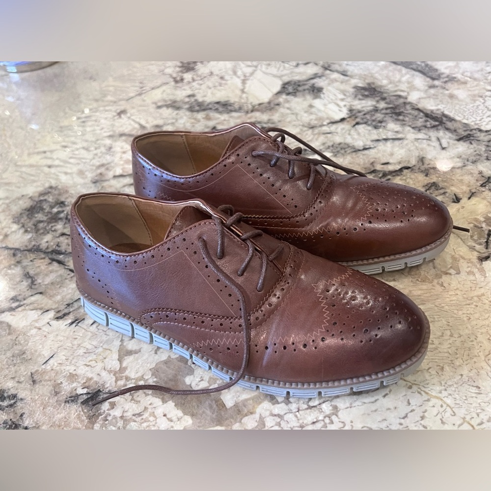 Boys dress oxfords. Size 6. Like new! Super comfortable!